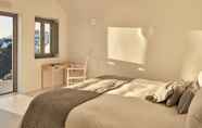 Bedroom 4 Katikies Chromata Santorini - The Leading Hotels of the World