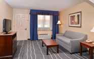 Common Space 2 Red Roof Inn & Suites Irving – DFW Airport South