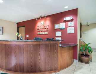 Lobi 2 Quality Inn & Suites