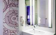 In-room Bathroom 5 Ibis Styles Paris Mairie de Clichy