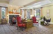 Lobby 4 Plaza Inn & Suites at Ashland Creek