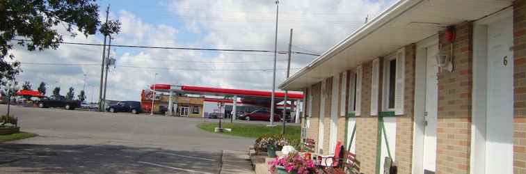 Exterior Royal Napanee Inn