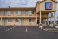 Exterior Motel 6 Oshkosh, WI