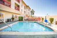 Swimming Pool Hawthorn Suites by Wyndham Livermore Wine Country