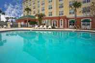 Swimming Pool Country Inn & Suites by Radisson, Orlando Airport, FL