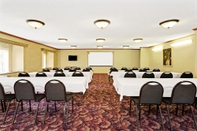 Functional Hall Microtel Inn & Suites by Wyndham Florence/Cincinnati Airport