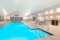 สระว่ายน้ำ Residence Inn by Marriott Southington