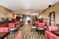 Bar, Cafe and Lounge Quality Inn & Suites Bethany