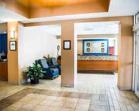 Lobi 4 Comfort Inn & Suites Orlando North