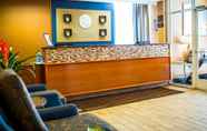 Lobi 4 Comfort Inn & Suites Orlando North