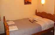 Kamar Tidur 7 Holly House Hotel