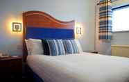 Kamar Tidur 7 Heights Hotel