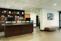 Lobi Four Points by Sheraton Raleigh Arena