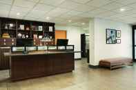 Lobi Four Points by Sheraton Raleigh Arena