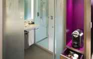 In-room Bathroom 6 Oceania Rennes