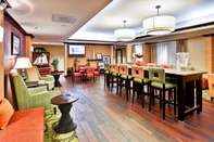 Bar, Cafe and Lounge Hampton Inn Seekonk