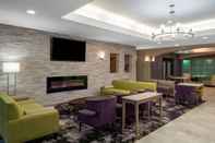 Sảnh chờ La Quinta Inn & Suites by Wyndham Atlanta Stockbridge