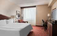 Bedroom 5 Chicago Marriott Northwest