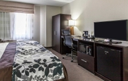 Bilik Tidur 6 Sleep Inn & Suites Near I-90 and Ashtabula