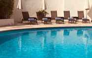 Swimming Pool 2 Radisson Hotel Nice Airport