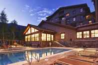สระว่ายน้ำ Teton Mountain Lodge and Spa