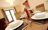 Restaurant 7 PREMIER SUITES Bristol Redcliffe