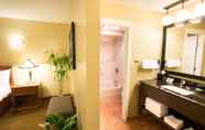 Toilet Kamar 5 Best Western Sicamous Inn