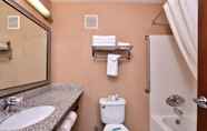 Toilet Kamar 5 Best Western Wilsonville Inn & Suites