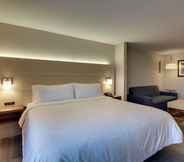 ห้องนอน 4 Holiday Inn Express & Suites - Interstate 380 at 33rd Avenue, an IHG Hotel