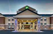 Exterior 2 Holiday Inn Express & Suites - Interstate 380 at 33rd Avenue, an IHG Hotel