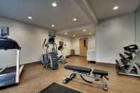 Fitness Center Holiday Inn Express & Suites - Interstate 380 at 33rd Avenue, an IHG Hotel