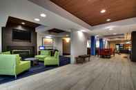Lobby Holiday Inn Express & Suites - Interstate 380 at 33rd Avenue, an IHG Hotel