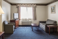 Common Space Quality Inn & Suites