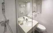 In-room Bathroom 3 Hotel la Residence du Berry