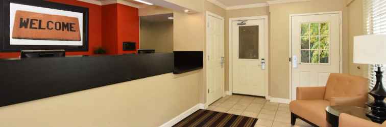 Lobi Extended Stay America Select Suites Raleigh RTP Hwy. 55