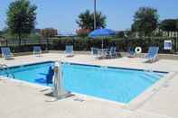 สระว่ายน้ำ Extended Stay America Select Suites Dallas Las Colinas