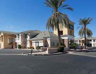 Exterior 2 Extended Stay America Suites Phoenix Airport E Oak St