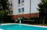 Swimming Pool 5 Days Inn by Wyndham Macon I-75 North