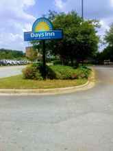 Exterior 4 Days Inn by Wyndham Macon I-75 North