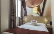 Bedroom 4 Hotel Ariane Montparnasse by Patrick Hayat