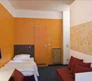 Bedroom 6 Hotel Aigner