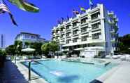 Swimming Pool 4 Hotel Il Negresco