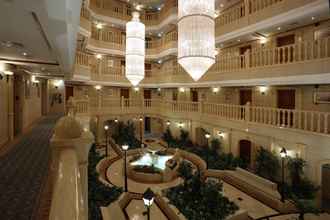 Lobi 4 Carlton Palace Hotel