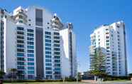 Exterior 4 Oceana on Broadbeach