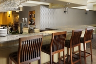 Bar, Cafe and Lounge Royal Scot Hotel & Suites