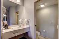 In-room Bathroom SureStay Plus Hotel by Best Western Portland East