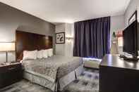 Bedroom SureStay Plus Hotel by Best Western Portland East