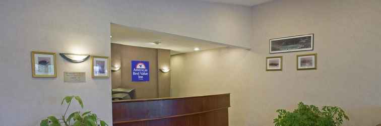 Lobi Americas Best Value Inn Lansing