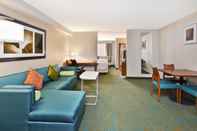 พื้นที่สาธารณะ SpringHill Suites by Marriott Chicago Naperville/Warrenville