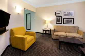 Lobby 4 La Quinta Inn & Suites by Wyndham Mesa Superstition Springs